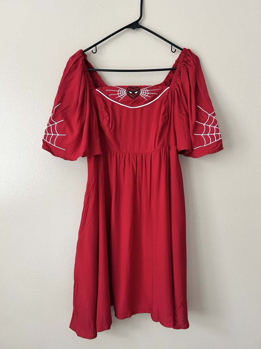 NWT BoxLunch Marvel Spider-Man Heart Mask Smock Dress Large L Womens Cosplay